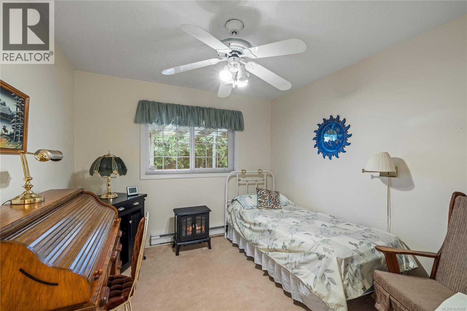 #2 4752 Uplands Dr - 20
