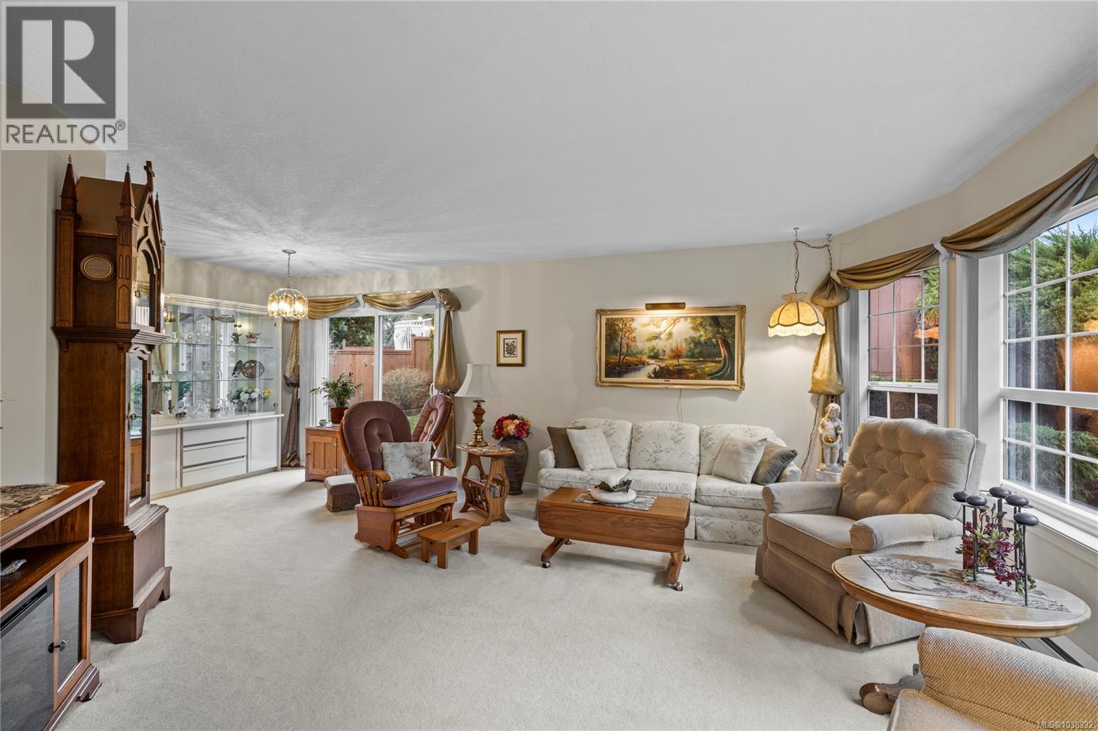 #2 4752 Uplands Dr - 5