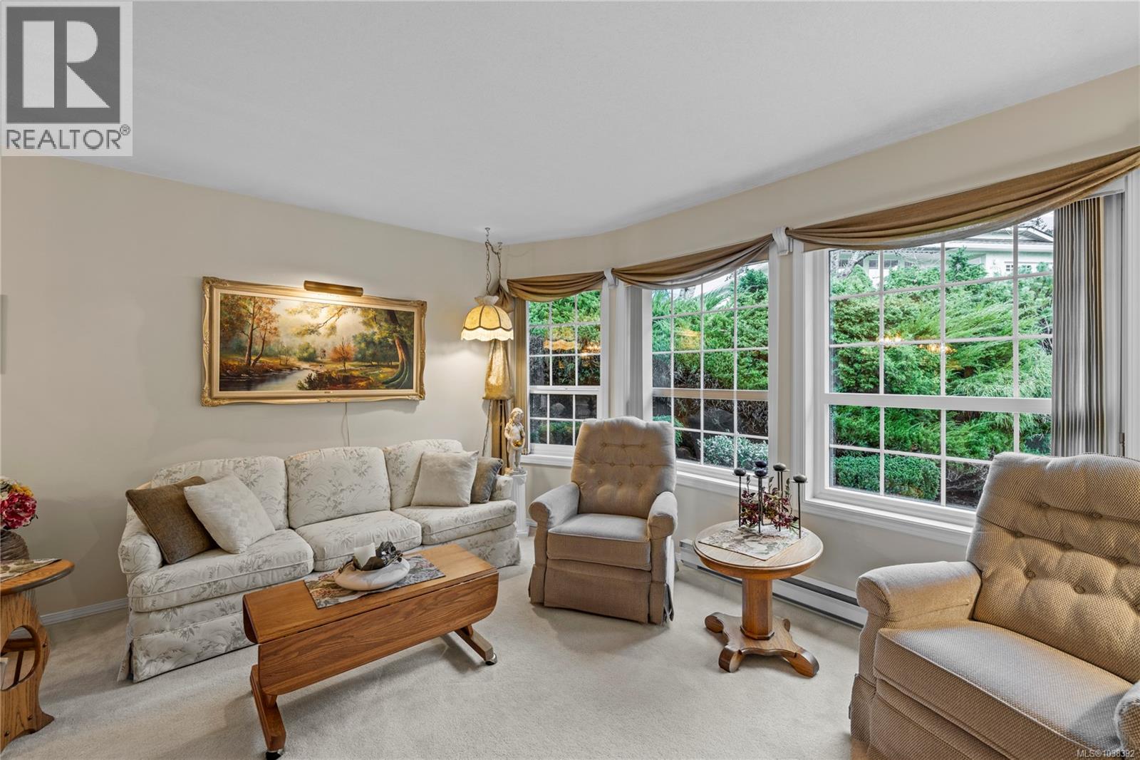 #2 4752 Uplands Dr - 6