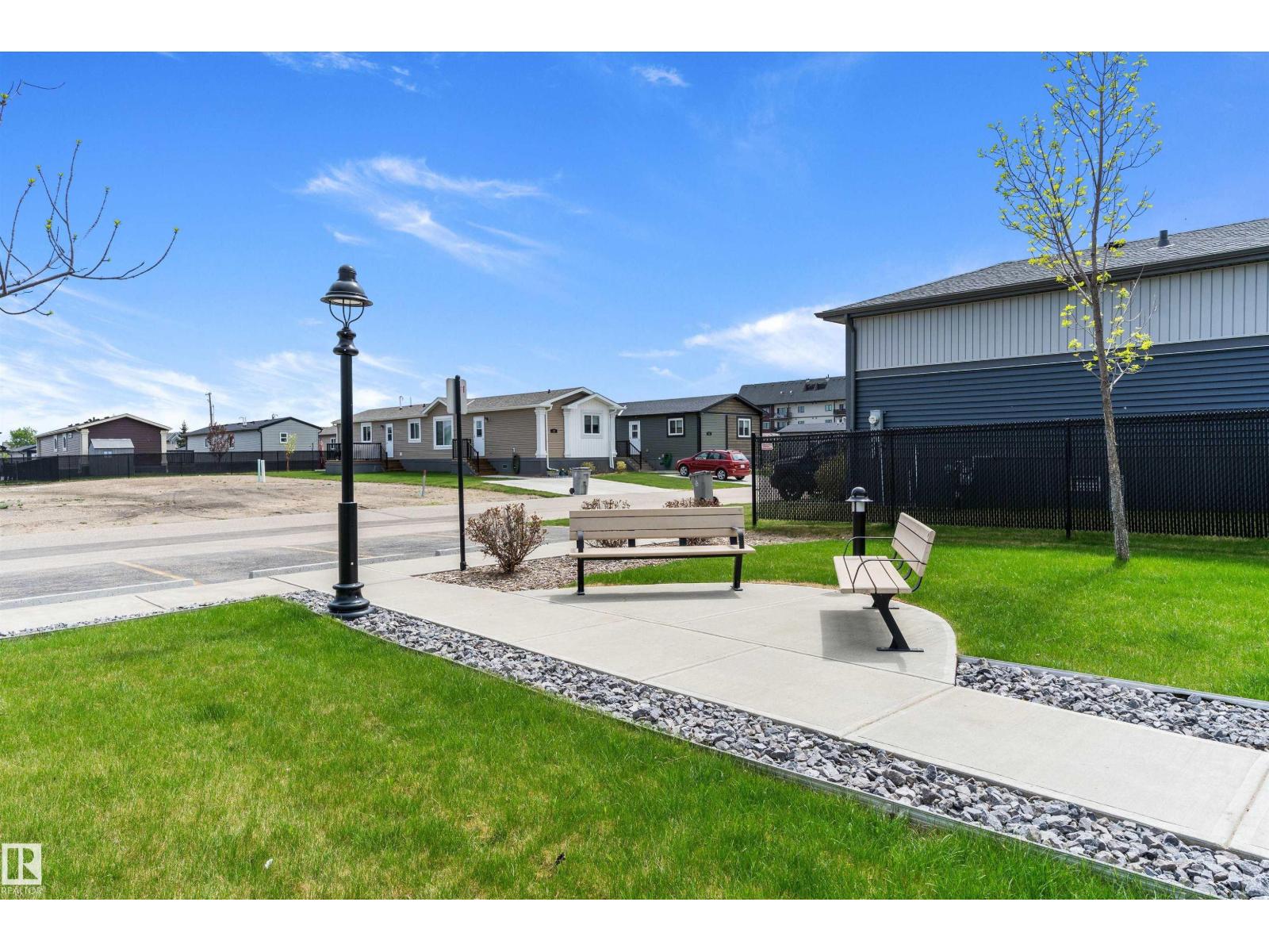 86 Meadowview RD - 37