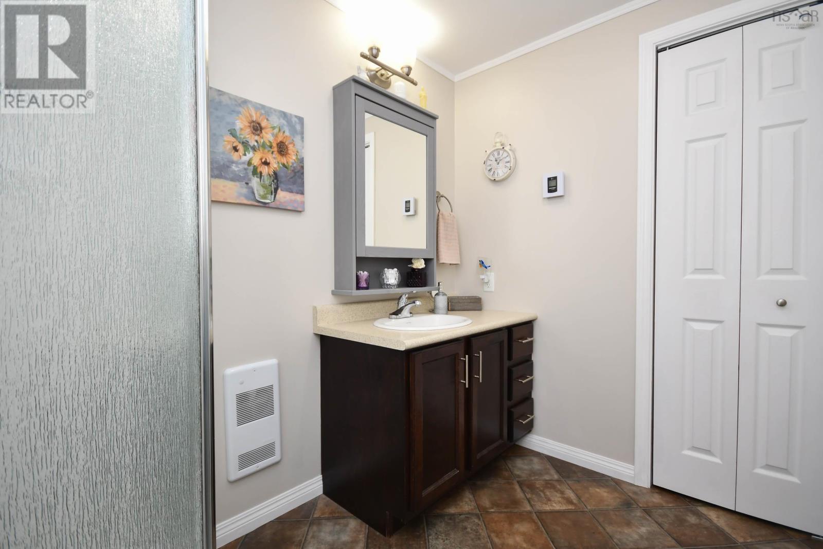28 Third Street - 18