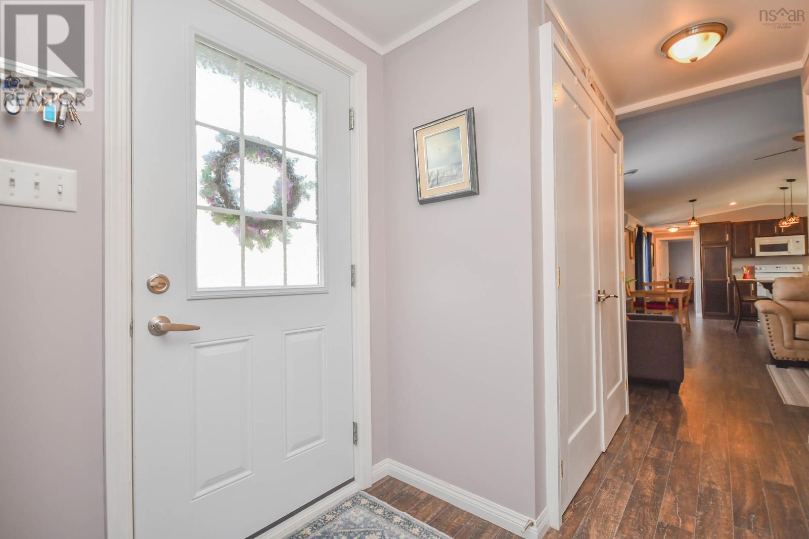 28 Third Street - 11