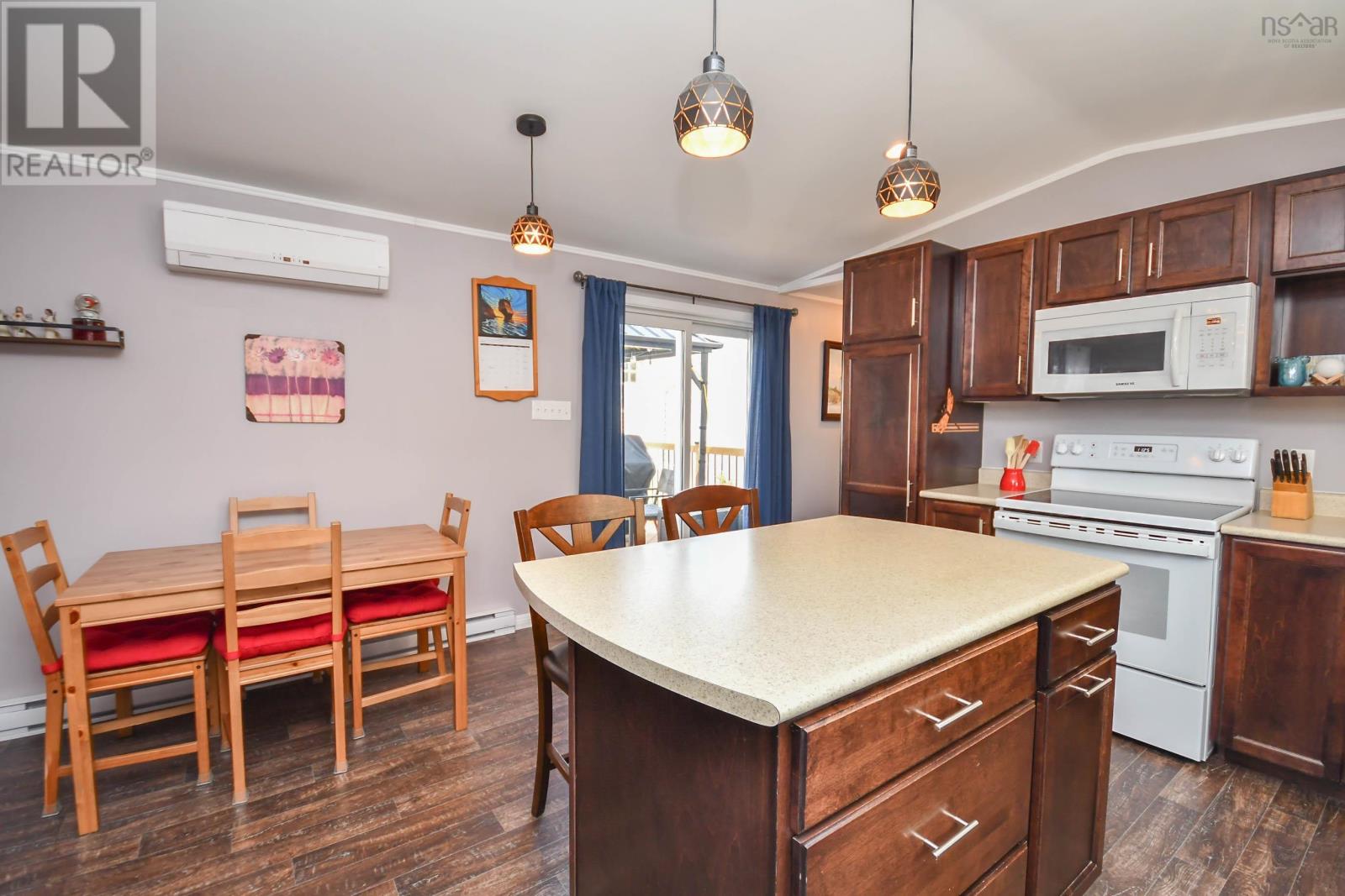 28 Third Street - Image 3