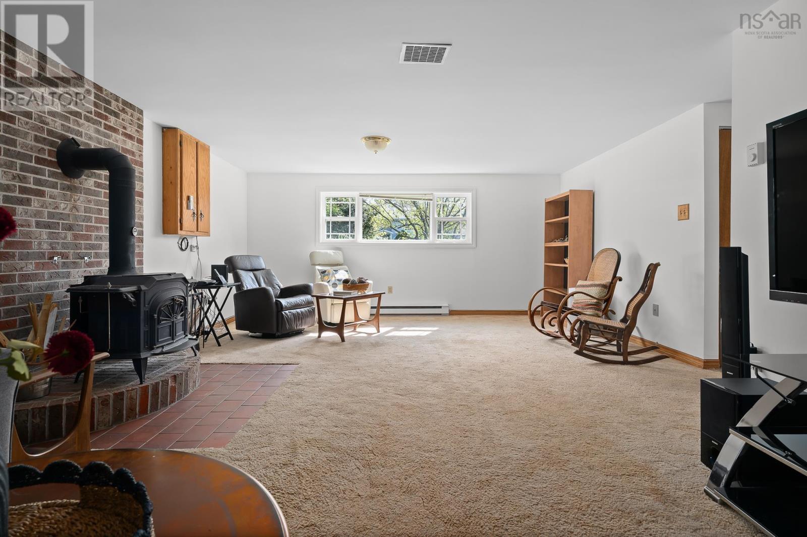 Property 30 of 48 of 57 Hallmark Crescent