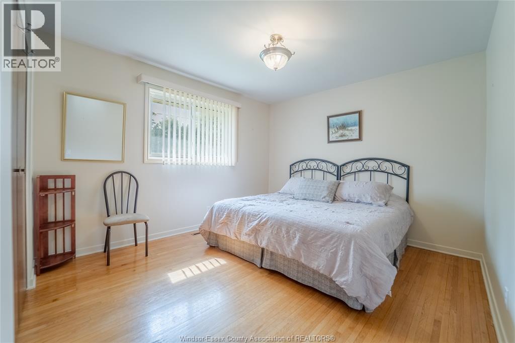 2495 MCKAY - 25