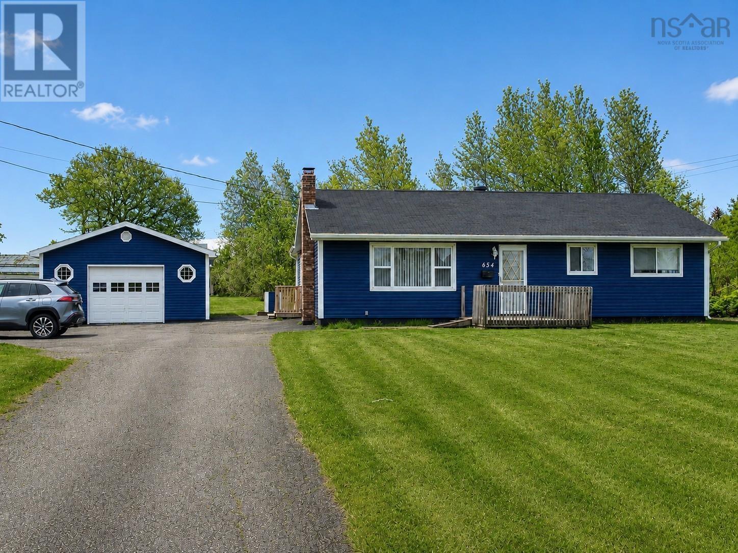 654 Mahon Street - 1