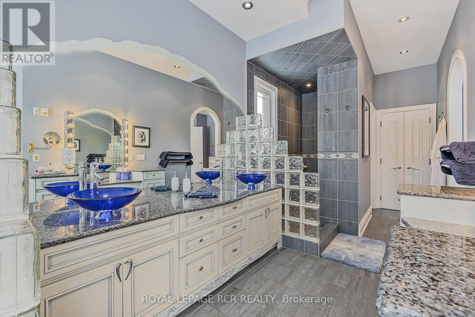 7 SUGARBUSH LANE - 22
