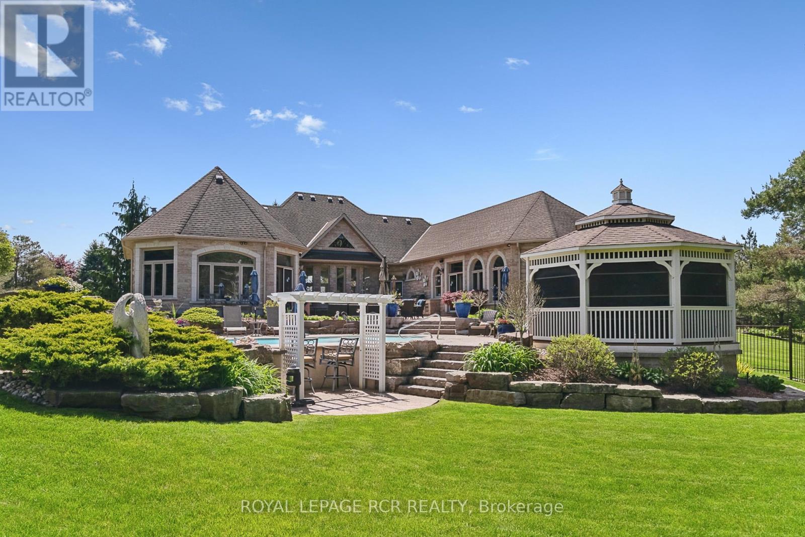 7 SUGARBUSH LANE - 34