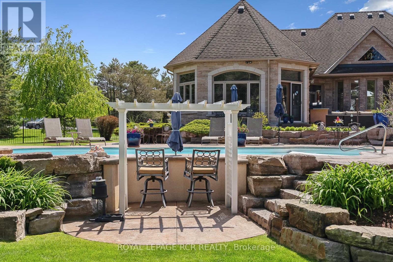 7 SUGARBUSH LANE - 35