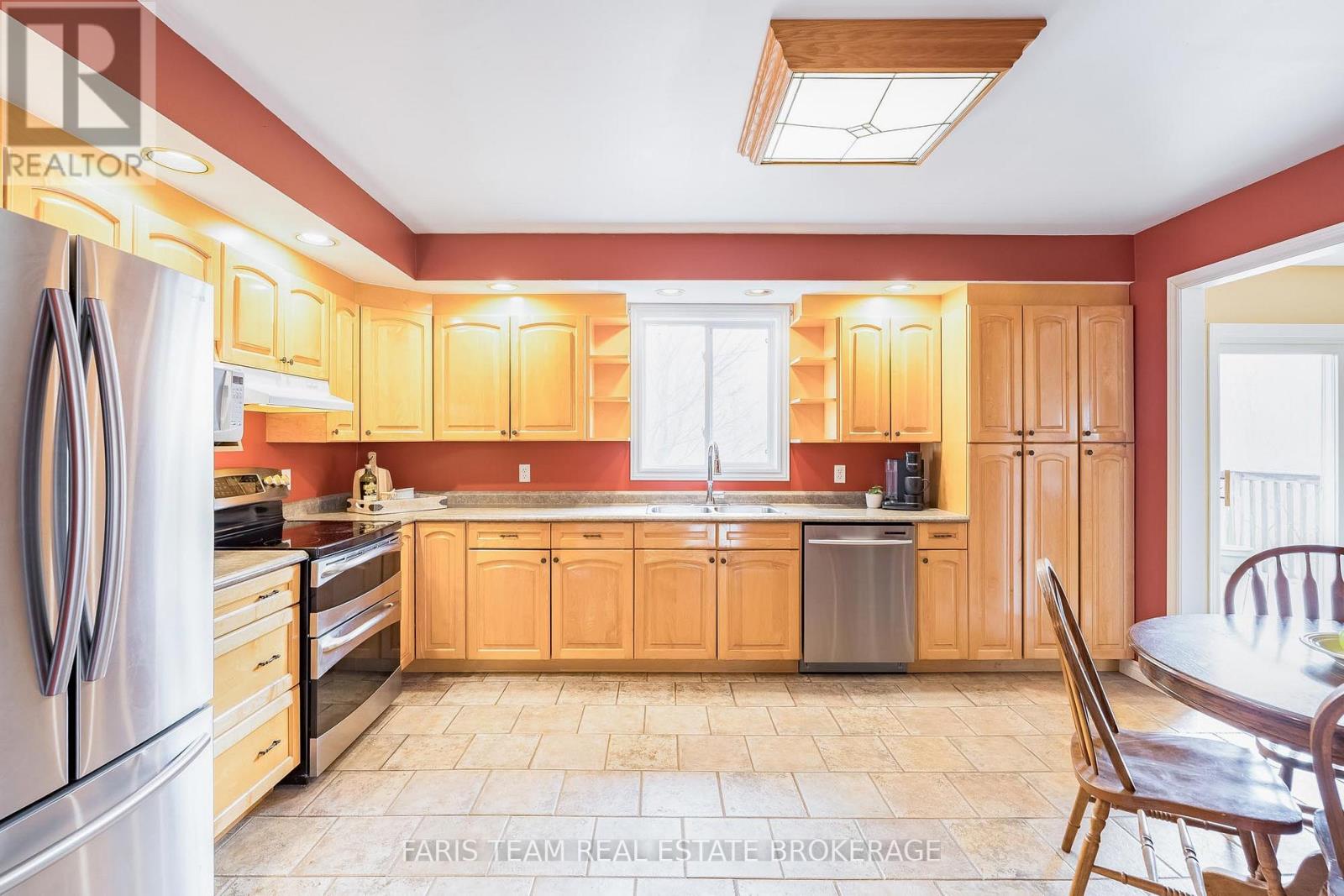 704 TRINITY STREET - 6