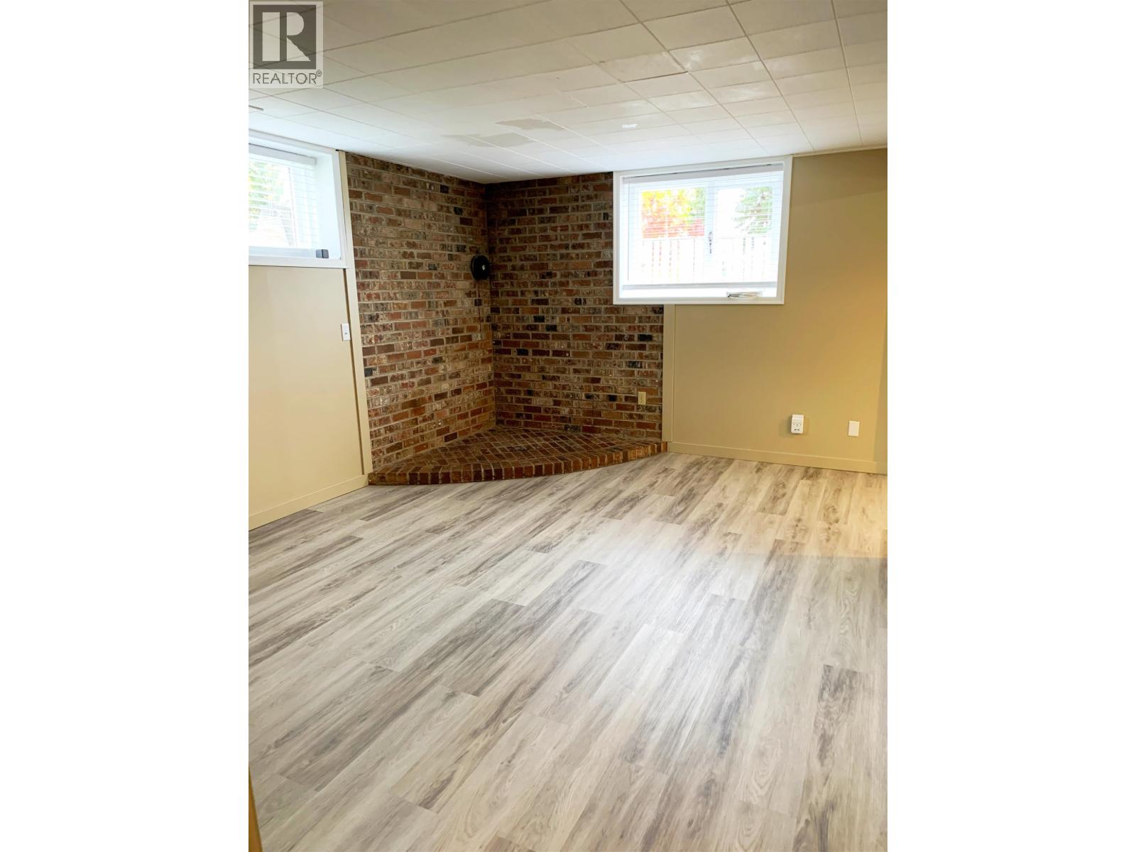 300 8TH AVENUE - 23