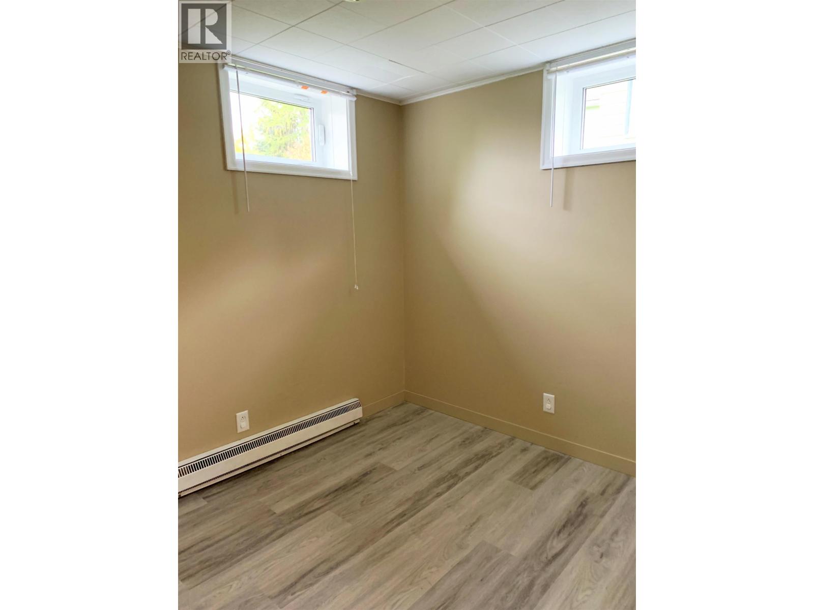 300 8TH AVENUE - 25