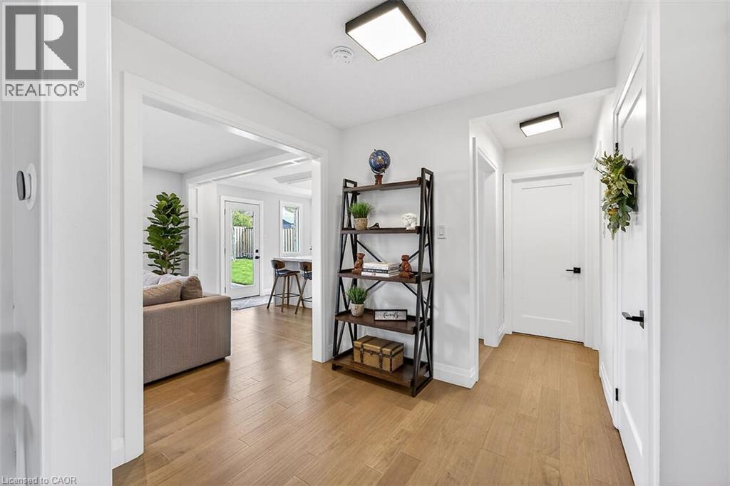 9 BEN TIRRAN Crescent - 18