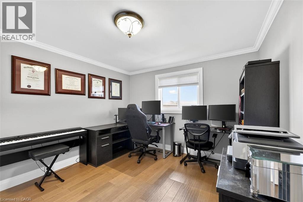 9 BEN TIRRAN Crescent - 29