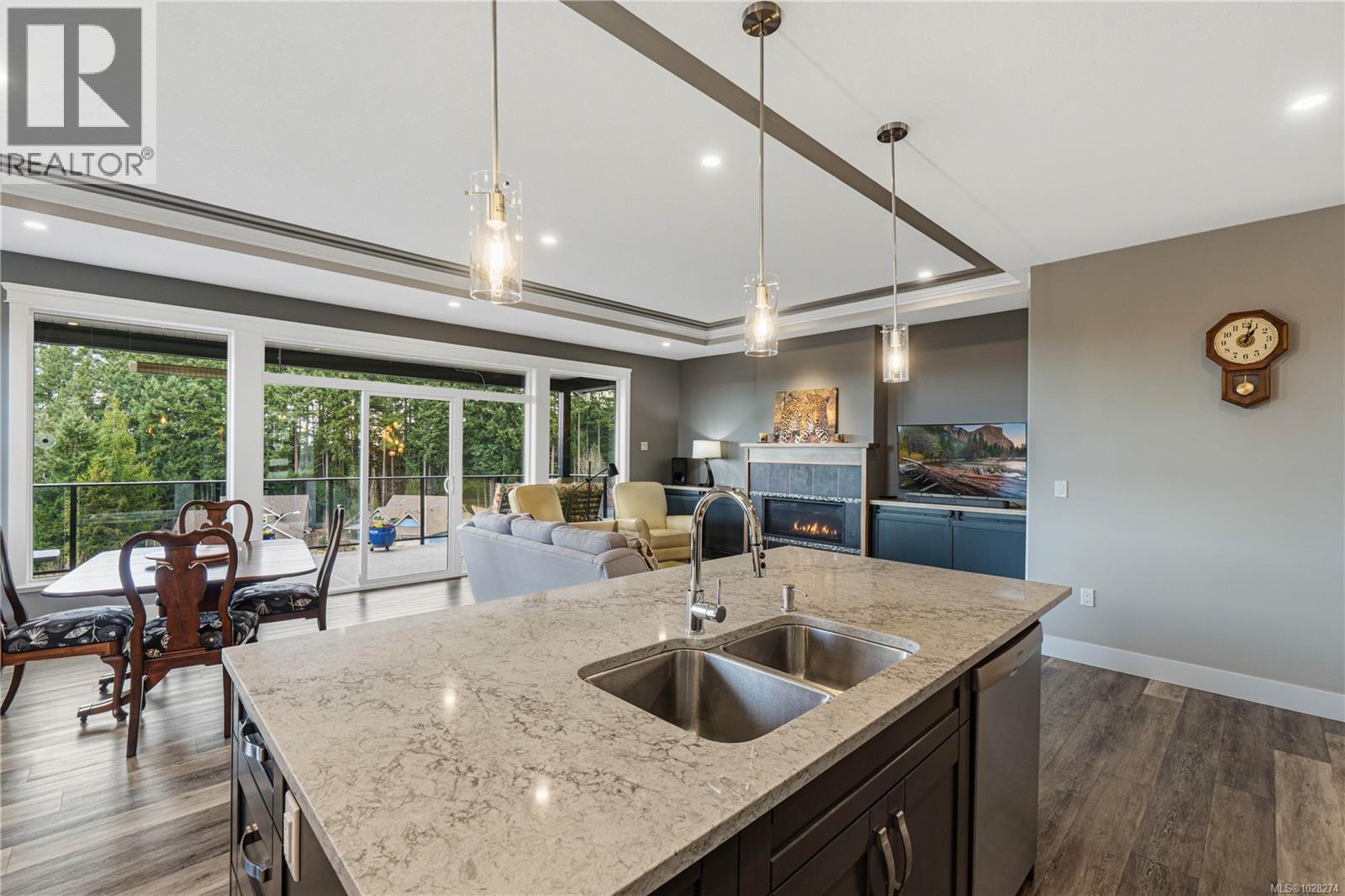 916 Hanington Rd - 14