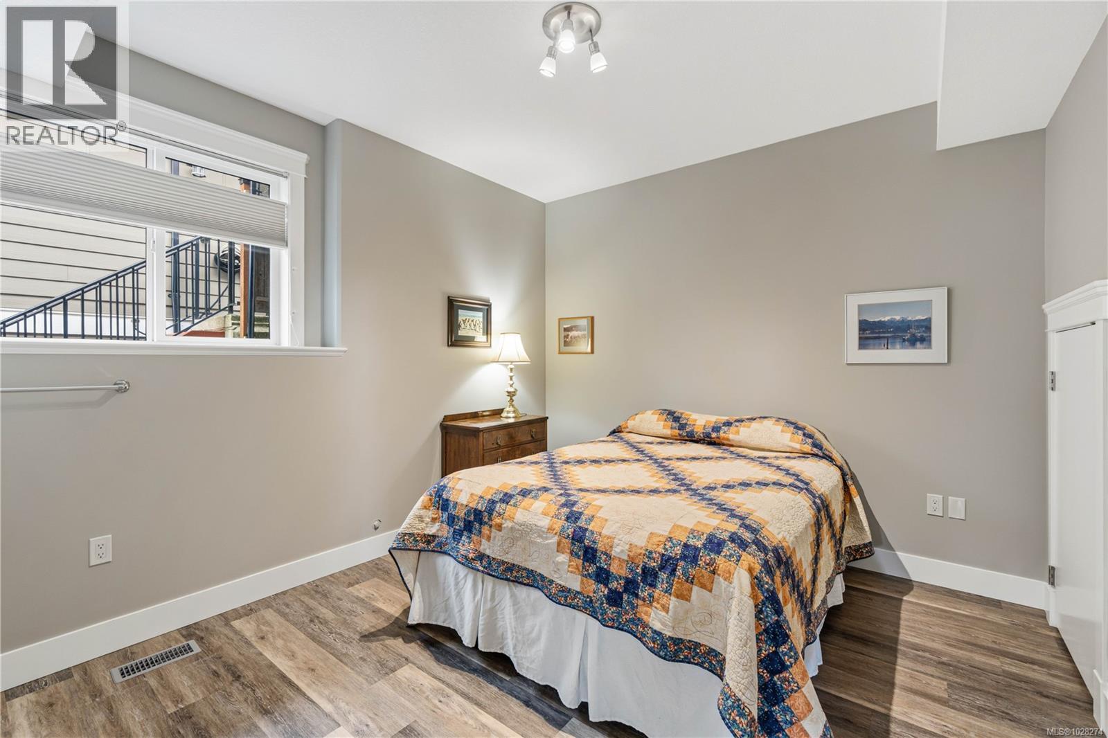 916 Hanington Rd - 49