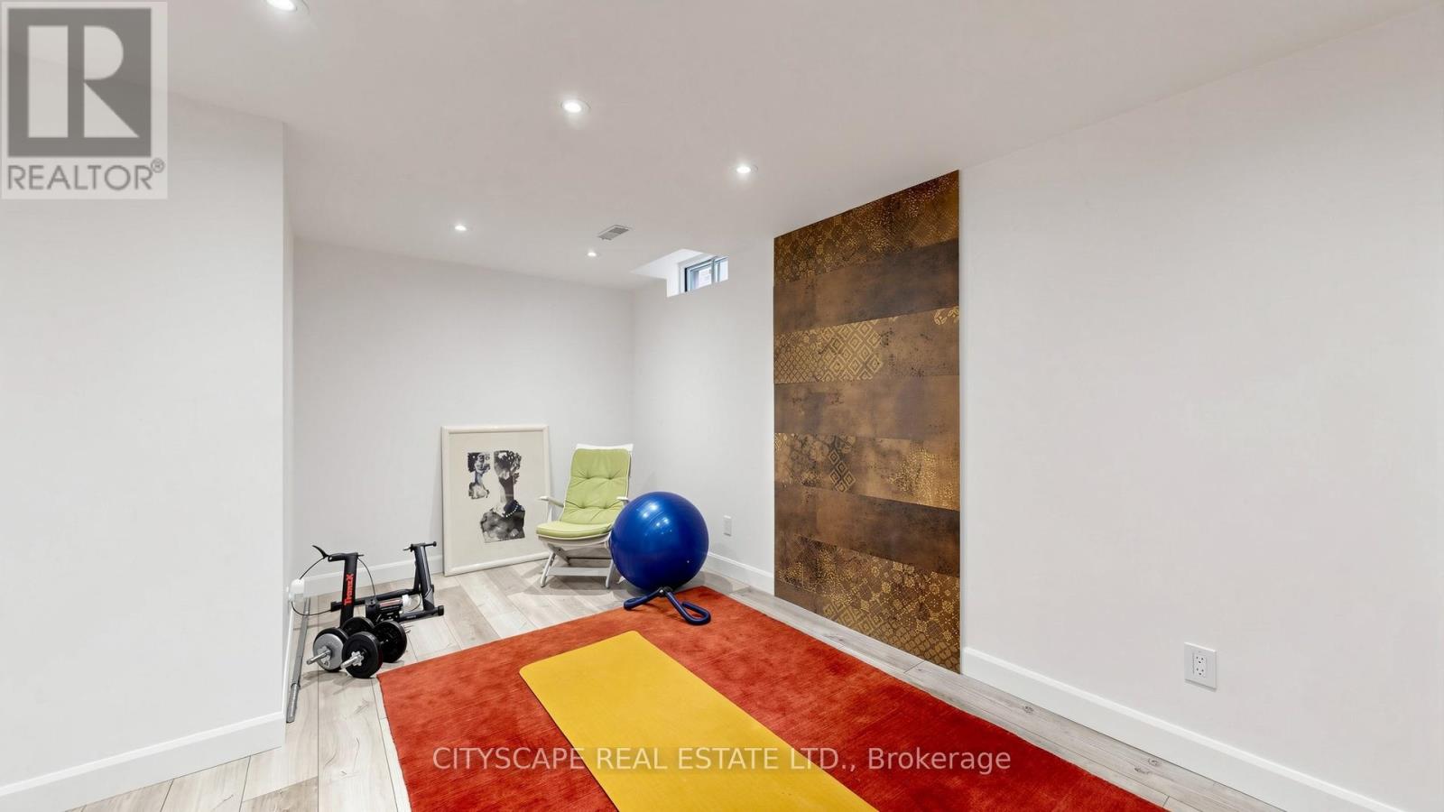 221 BUFFORD DRIVE - 33