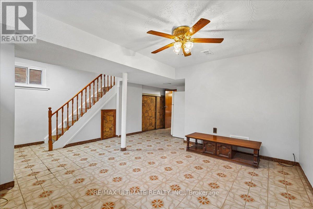 12 THURODALE AVENUE - 32