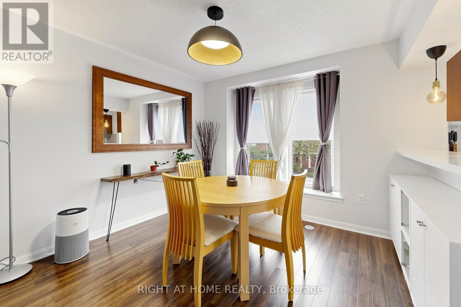 252 WETENHALL LANDING - 10