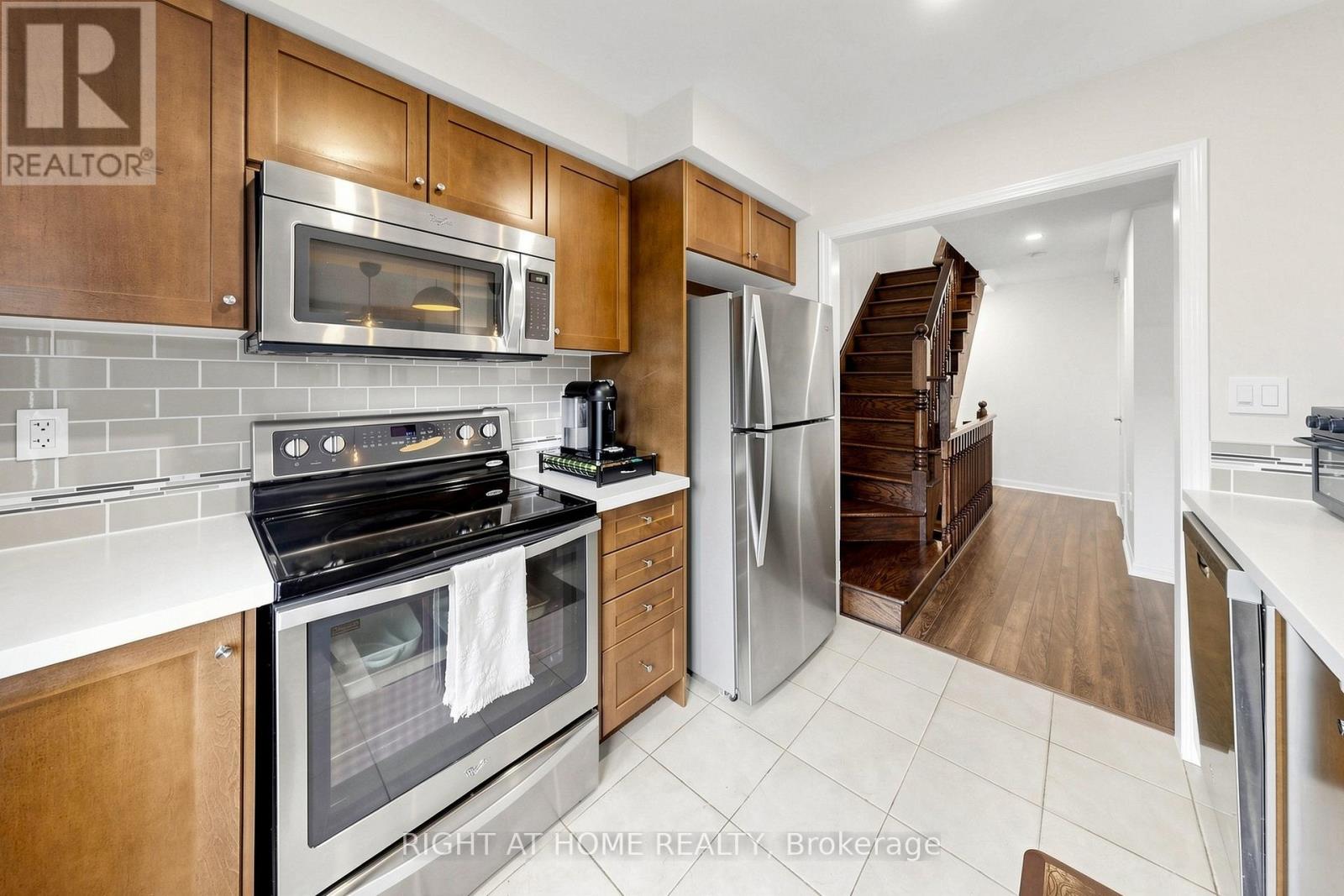 252 WETENHALL LANDING - 17