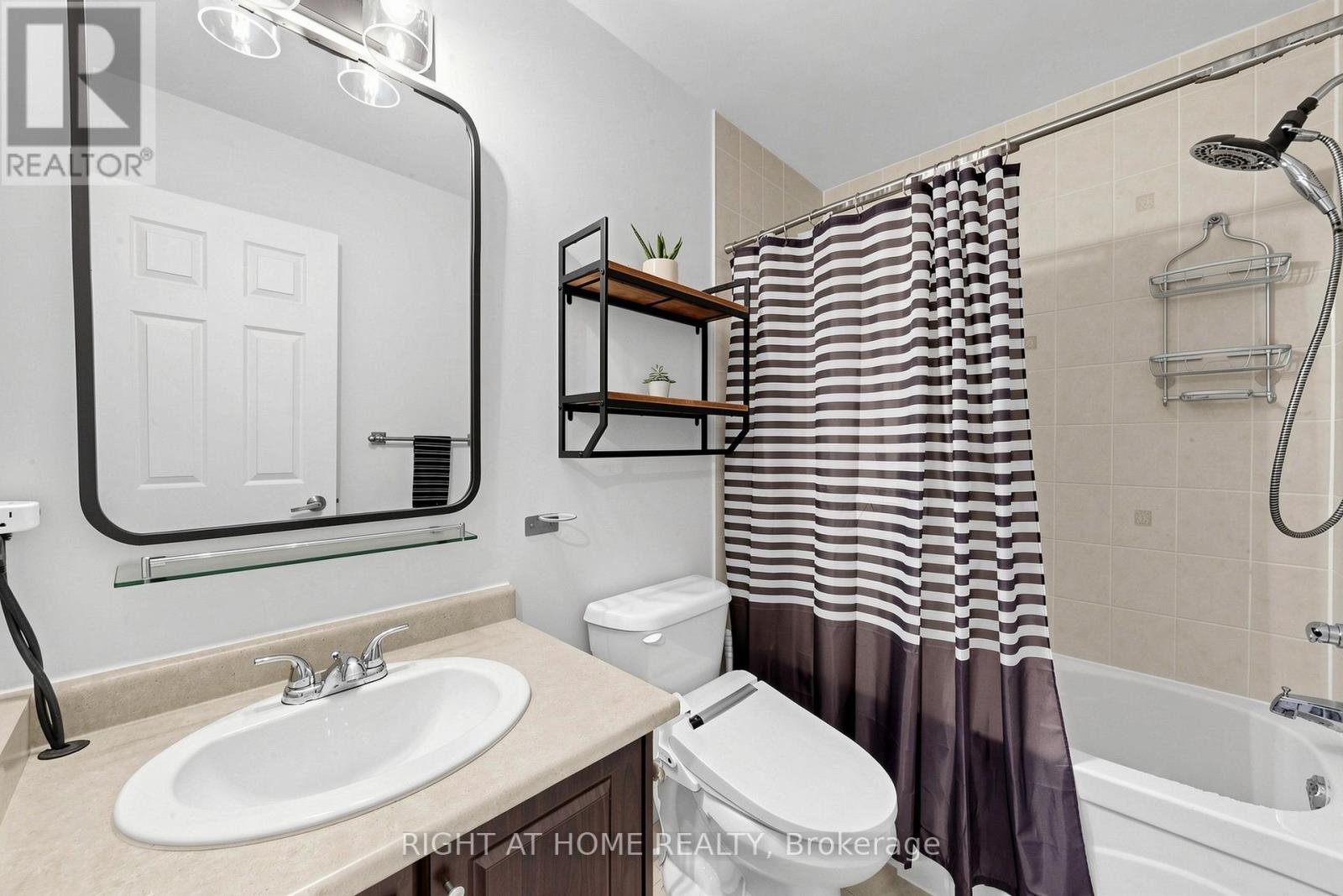 252 WETENHALL LANDING - 23