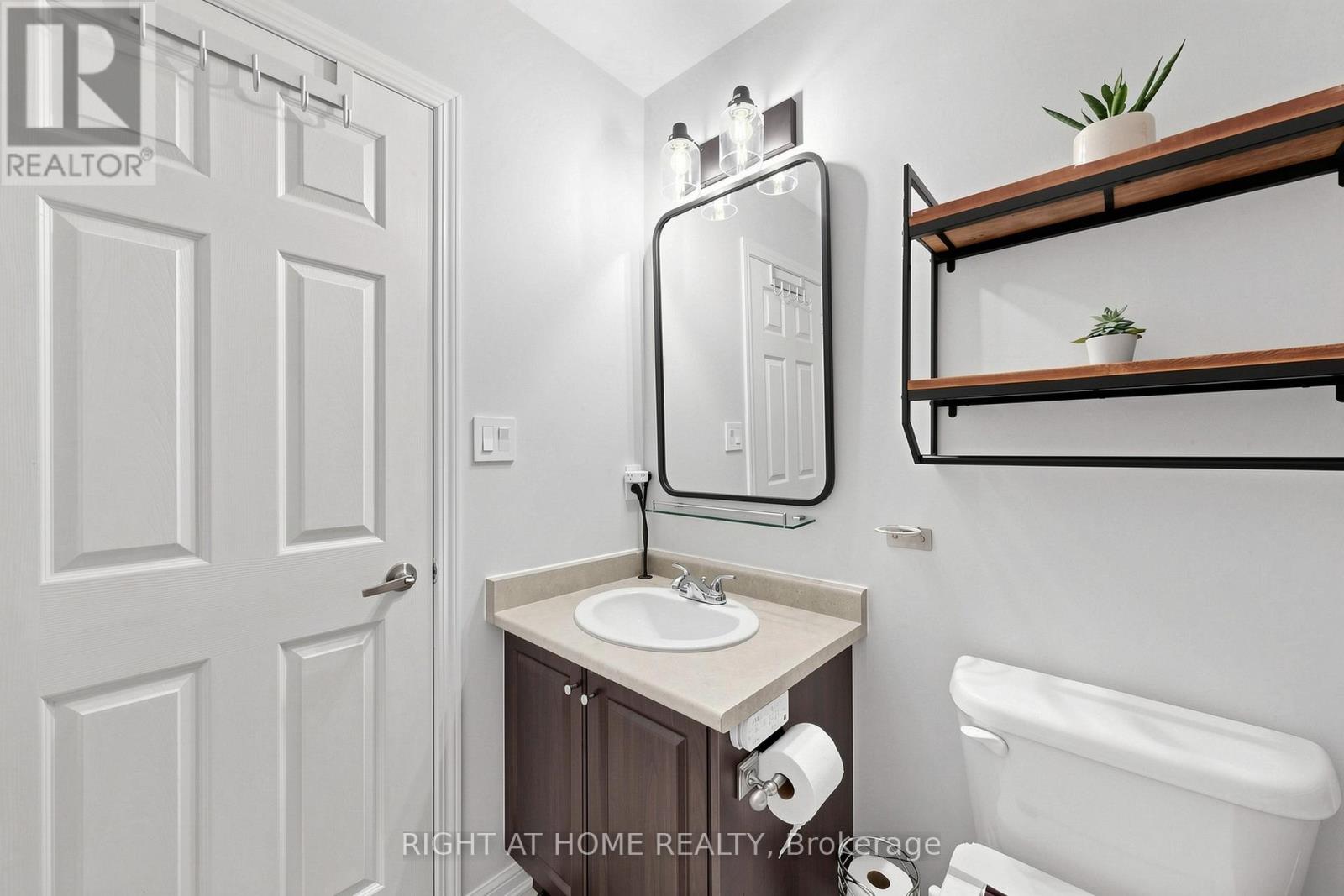 252 WETENHALL LANDING - 24
