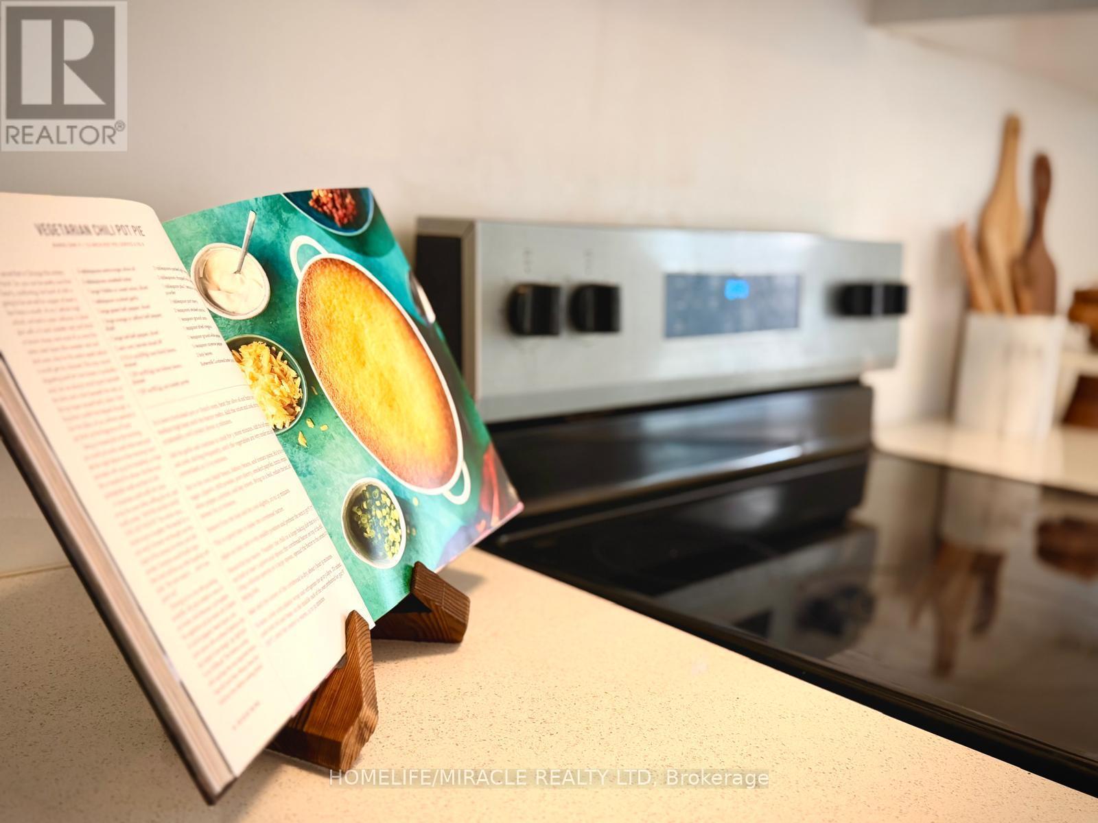 6 BELLASERA WAY - 24