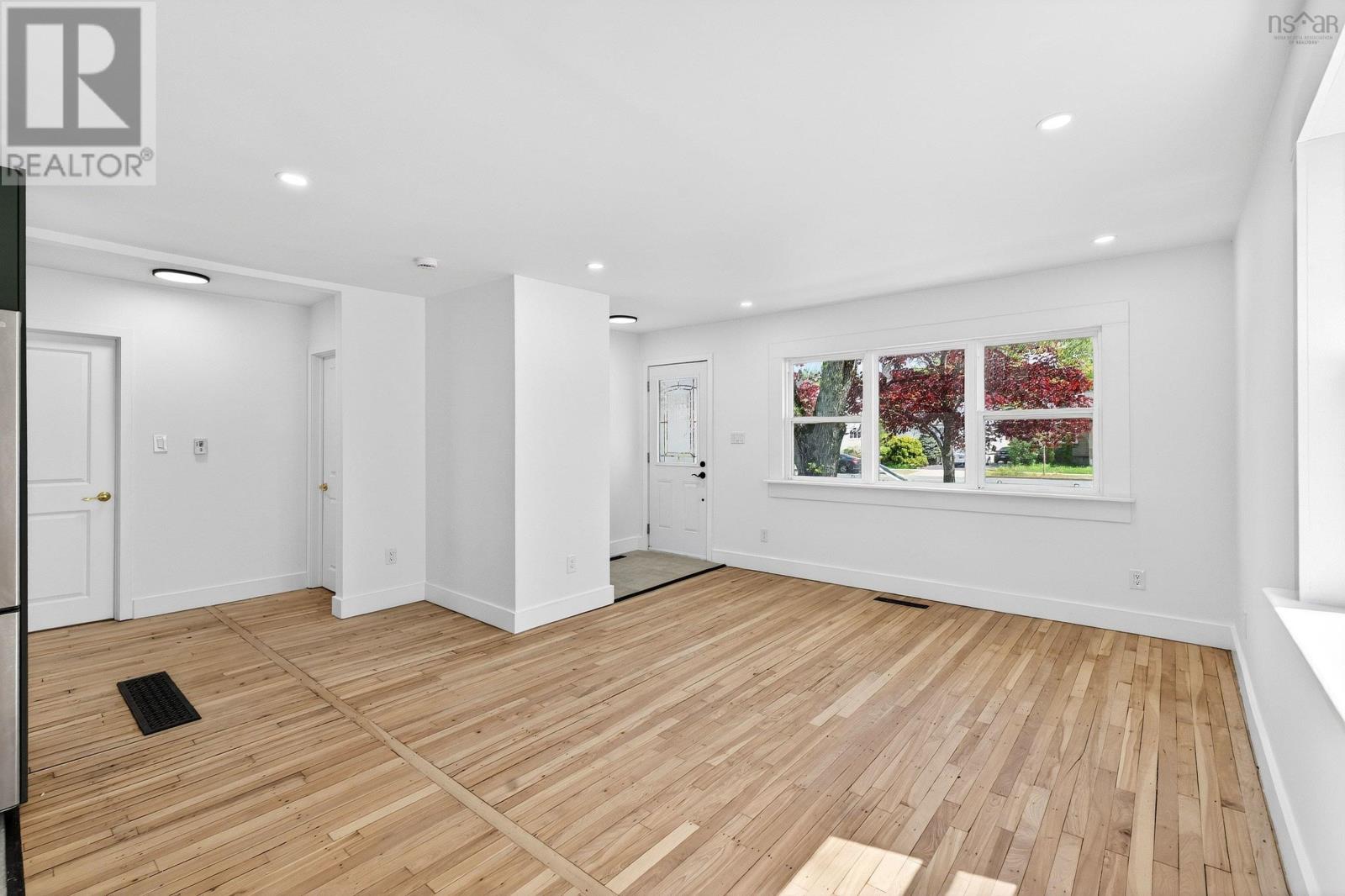 3188 Connaught Avenue - 10