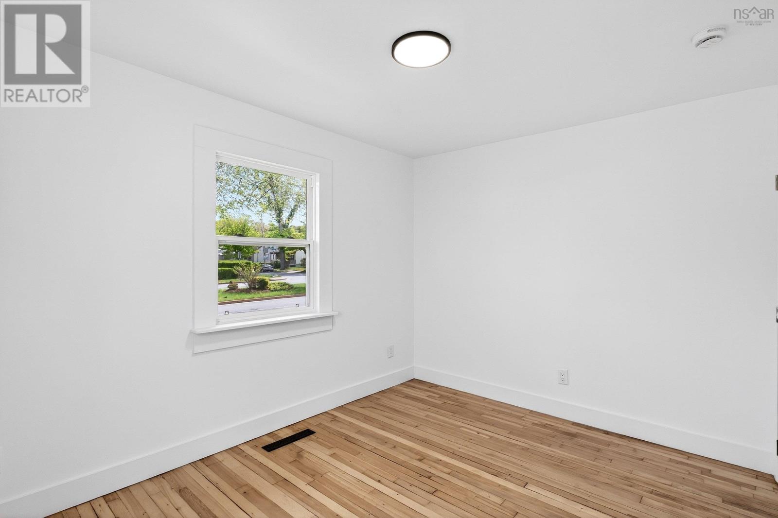 Property 20 of 39 of 3188 Connaught Avenue