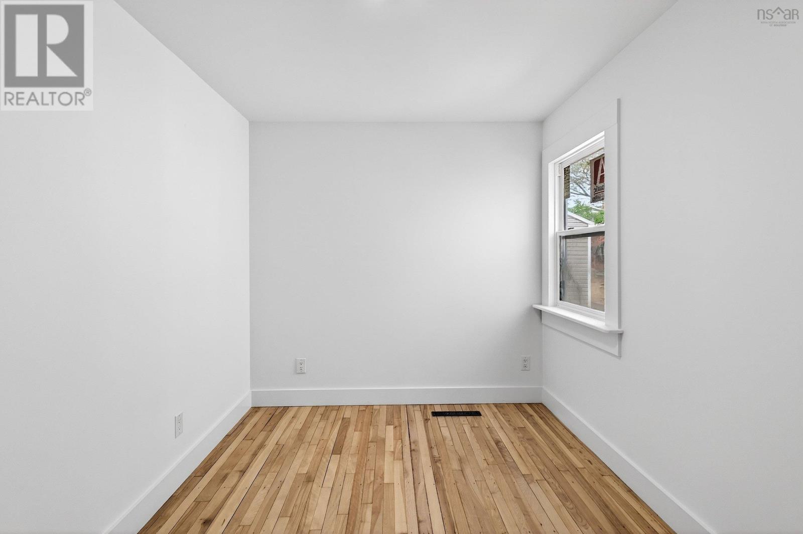 Property 23 of 39 of 3188 Connaught Avenue