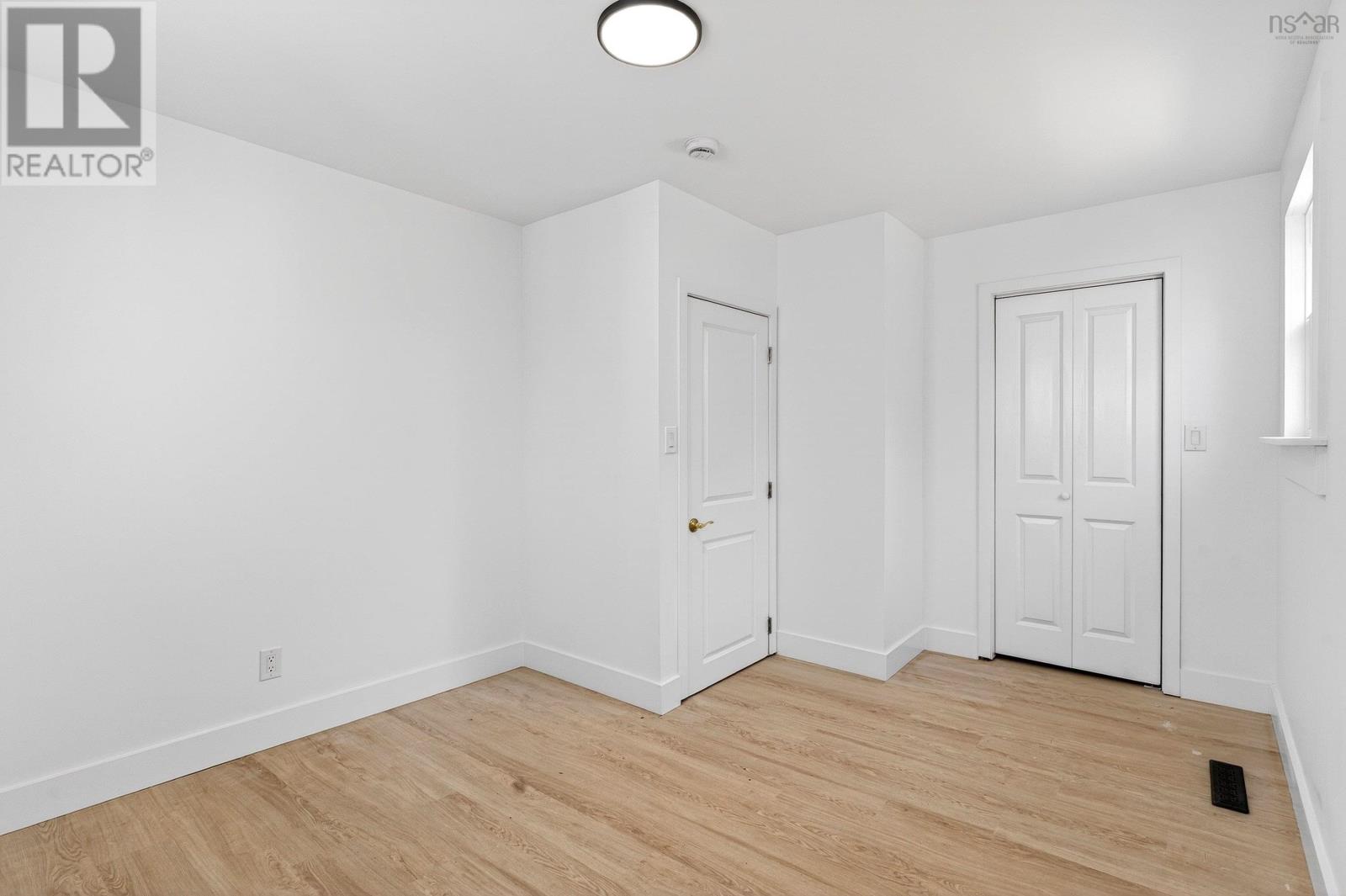 Property 27 of 39 of 3188 Connaught Avenue