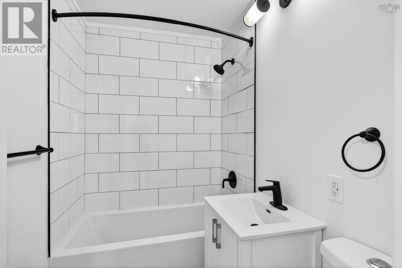 3188 Connaught Avenue - 29