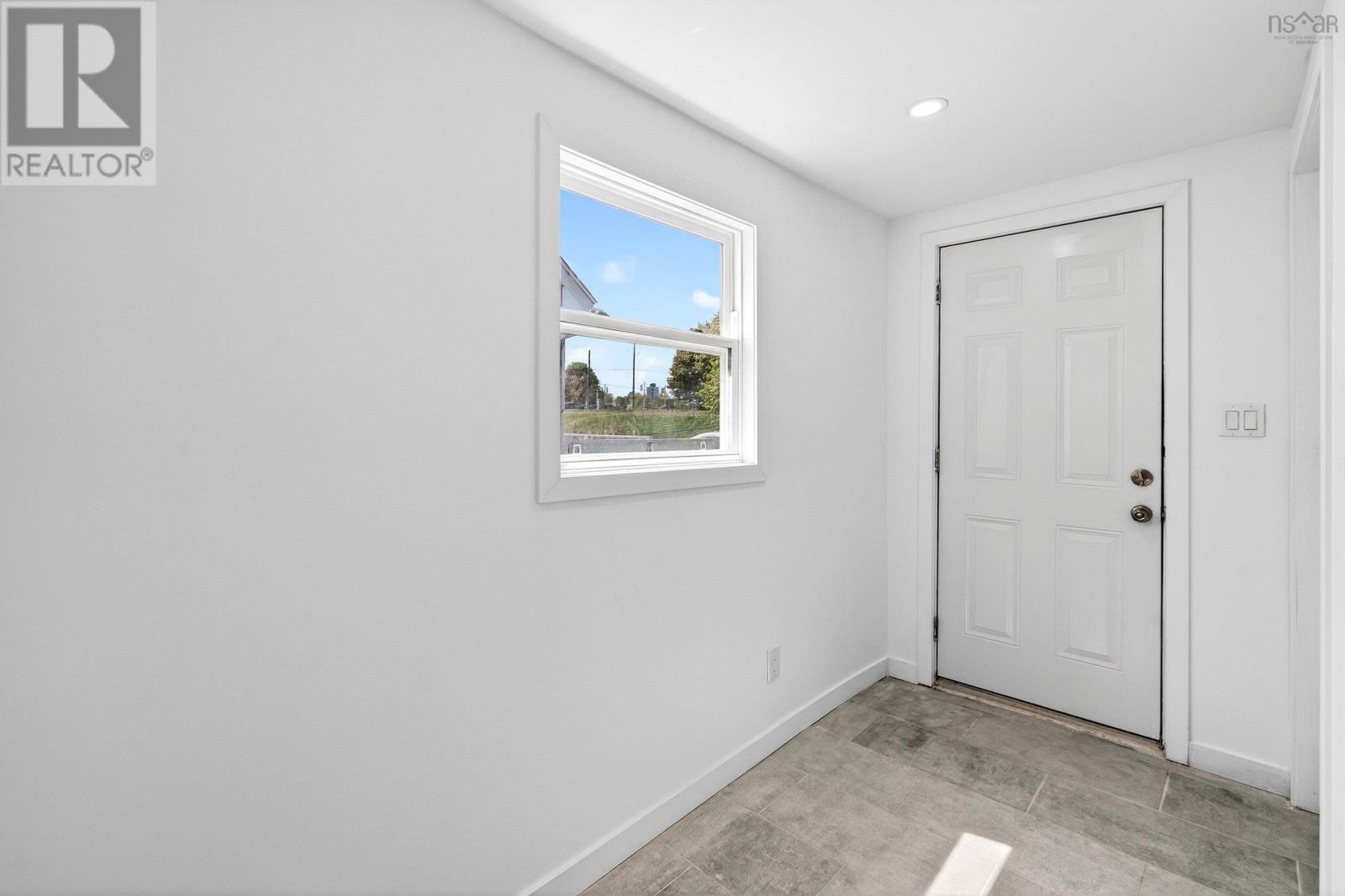 3188 Connaught Avenue - 31