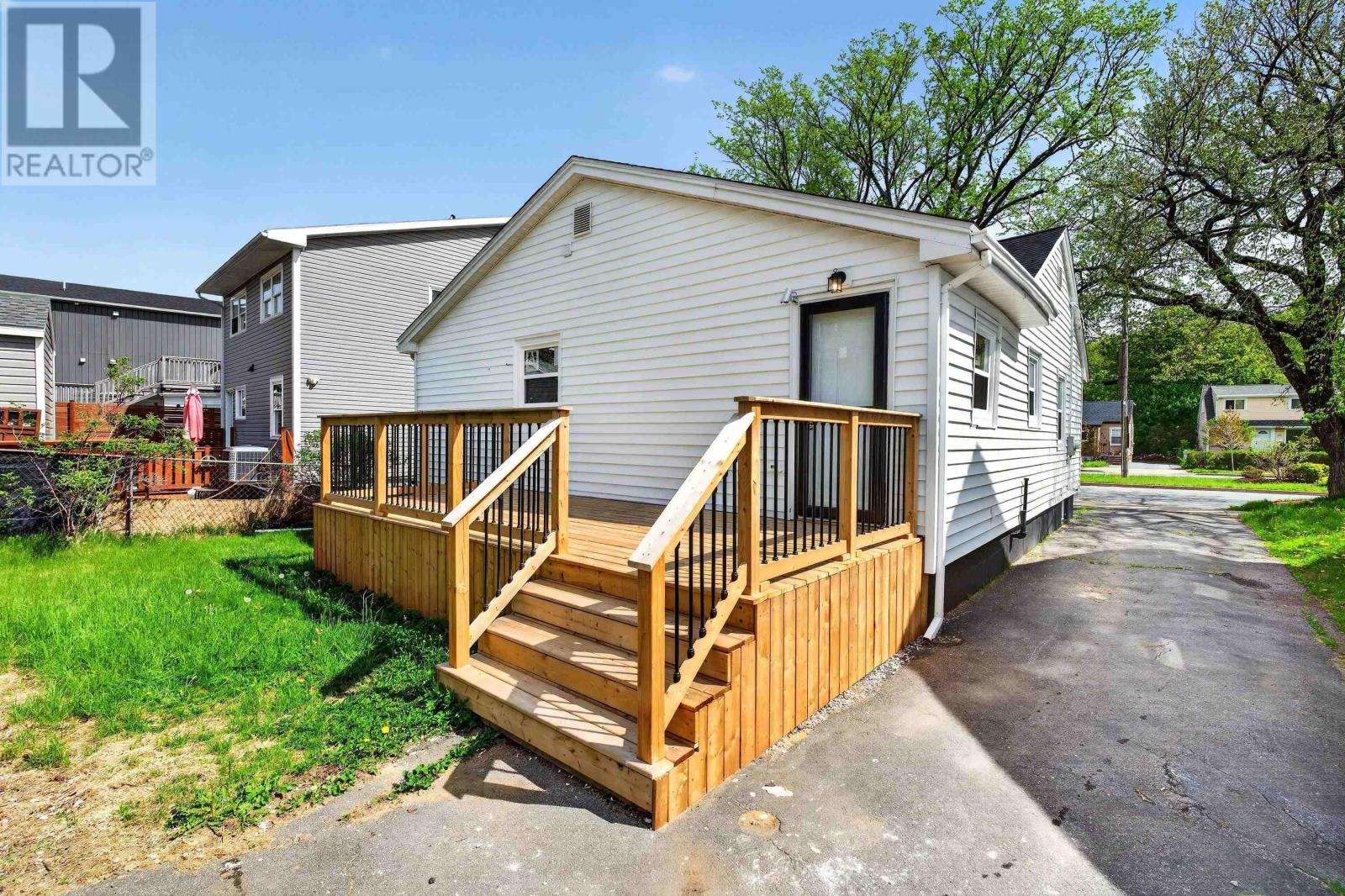 3188 Connaught Avenue - 33
