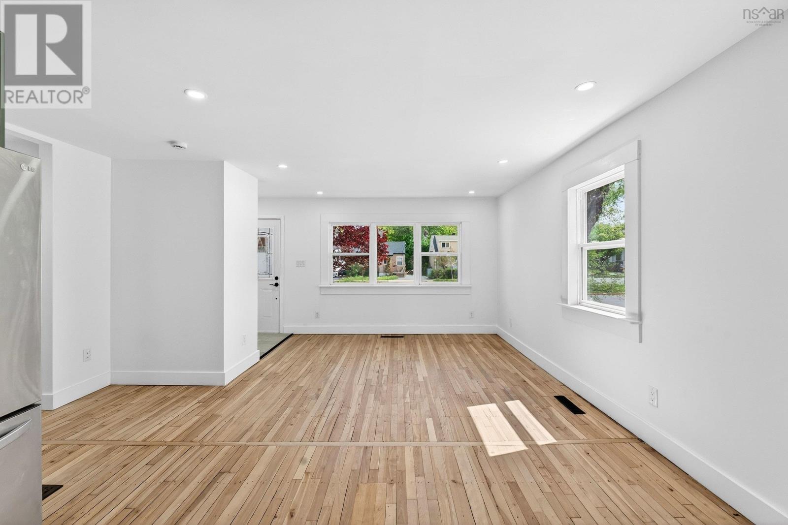 3188 Connaught Avenue - 9