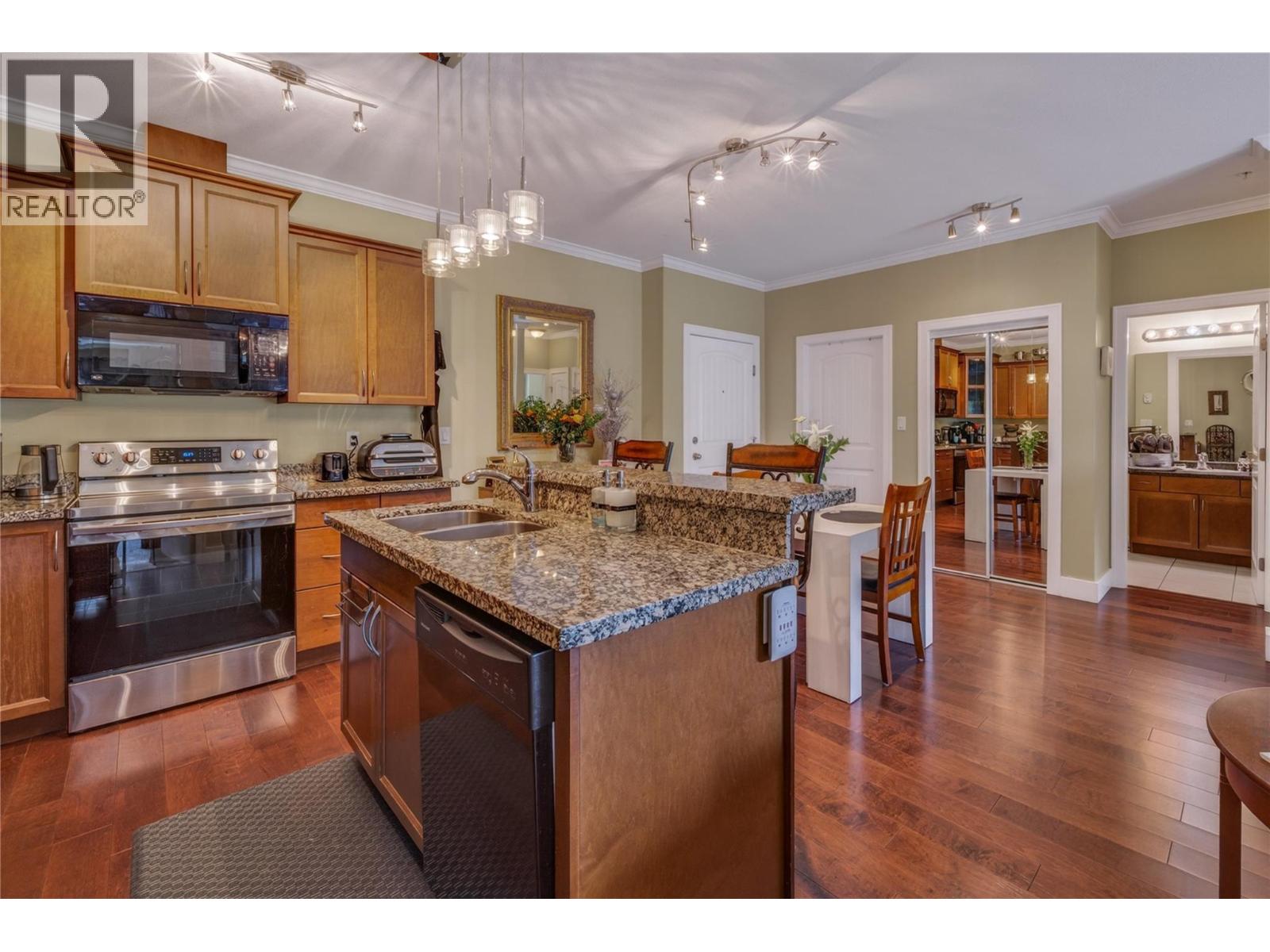 240 Wade Avenue W Avenue Unit# 305, Penticton