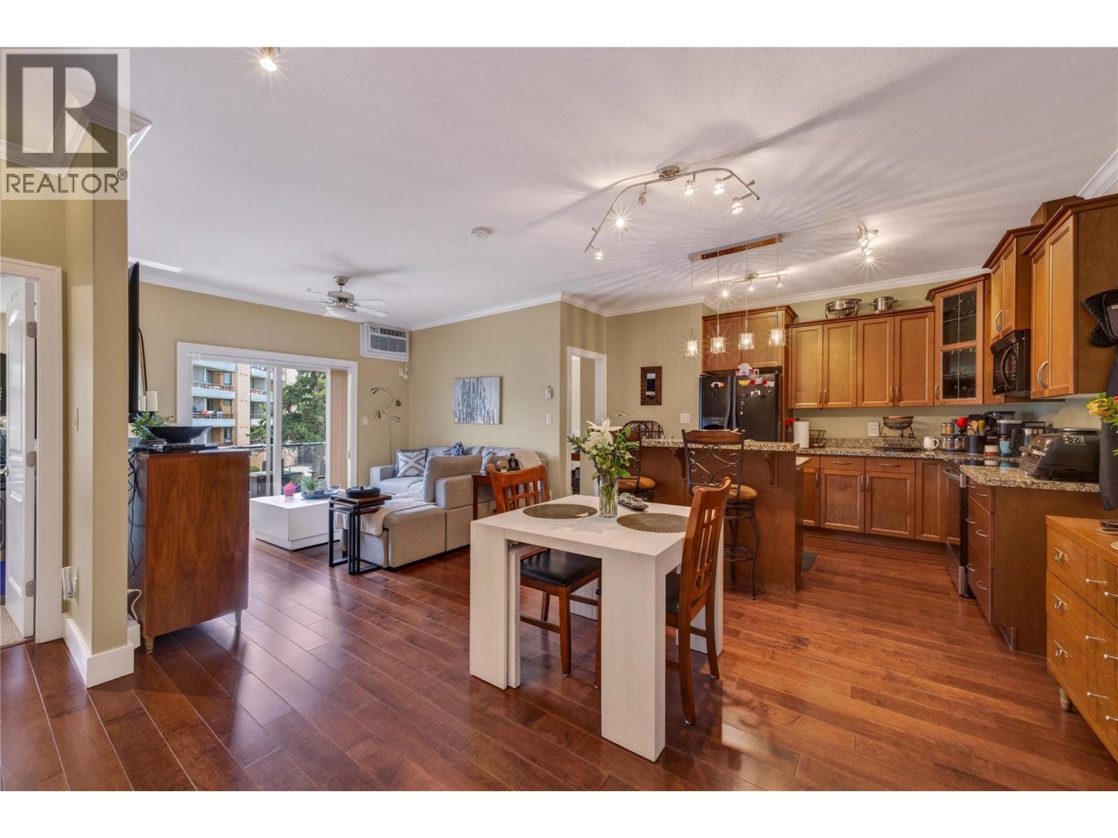 #305 240 Wade Avenue W Avenue - 1