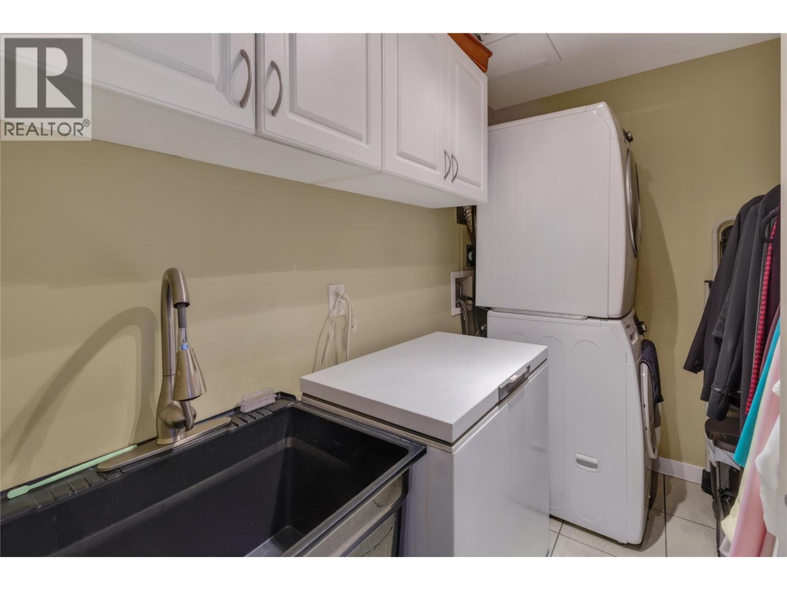 240 Wade Avenue W Avenue Unit# 305, Penticton