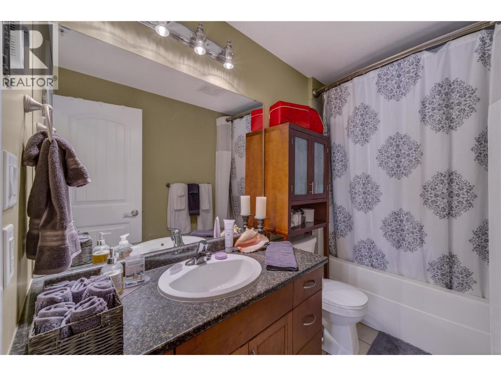 240 Wade Avenue W Avenue Unit# 305, Penticton