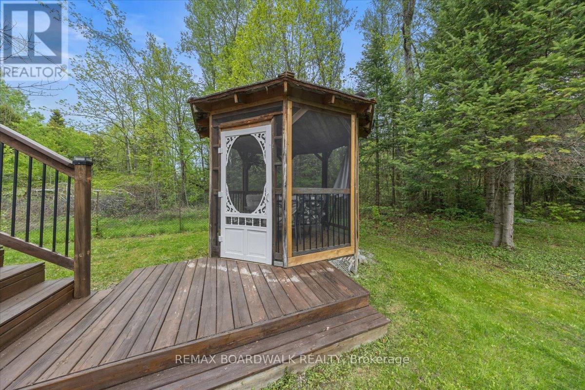 261 KINGS CREEK ROAD - 43