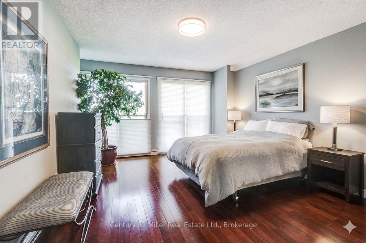 #9 1120 QUEENS AVENUE - 17