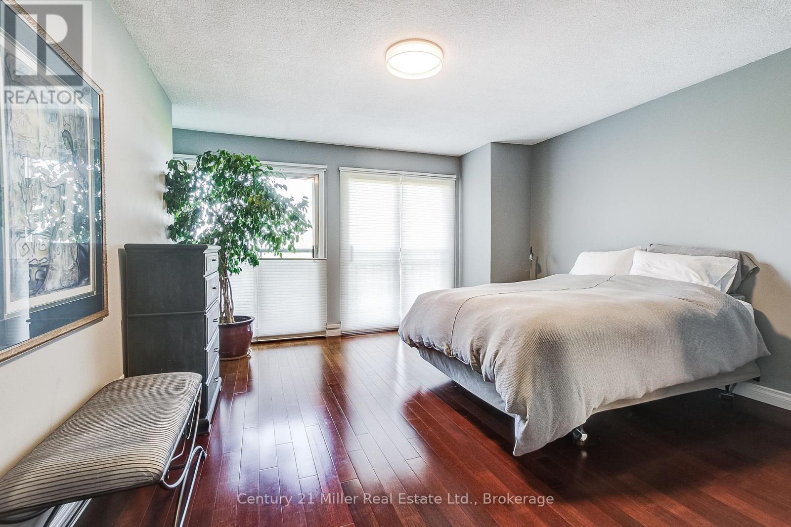 #9 1120 QUEENS AVENUE - 18