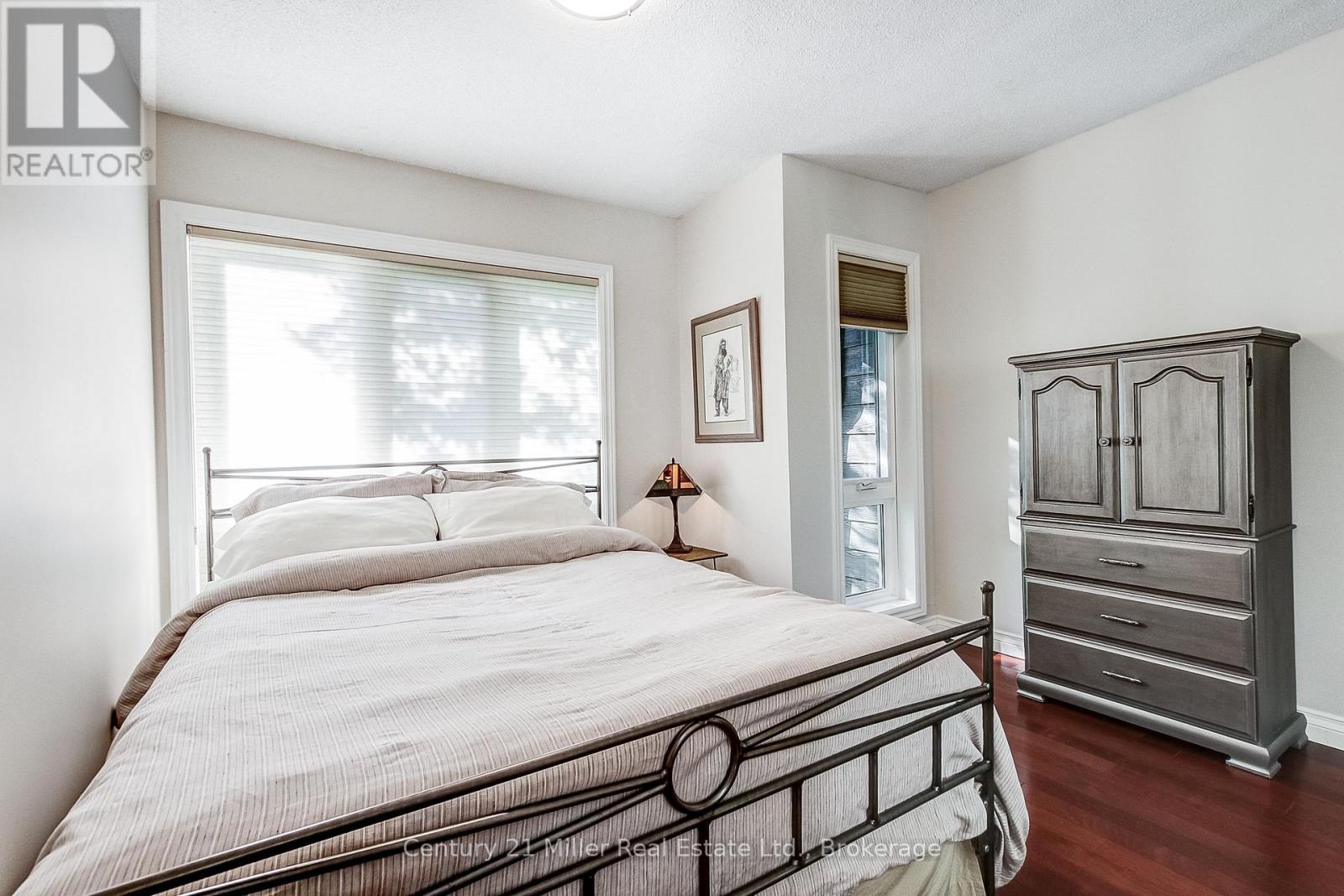#9 1120 QUEENS AVENUE - 25