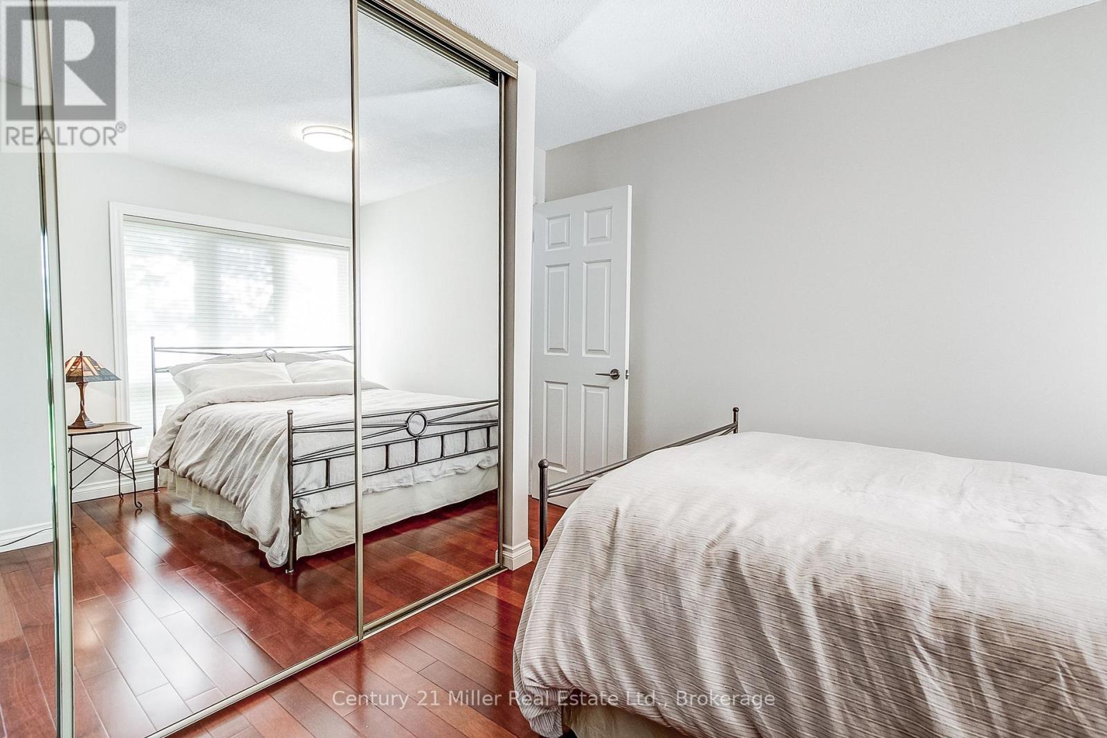 #9 1120 QUEENS AVENUE - 26