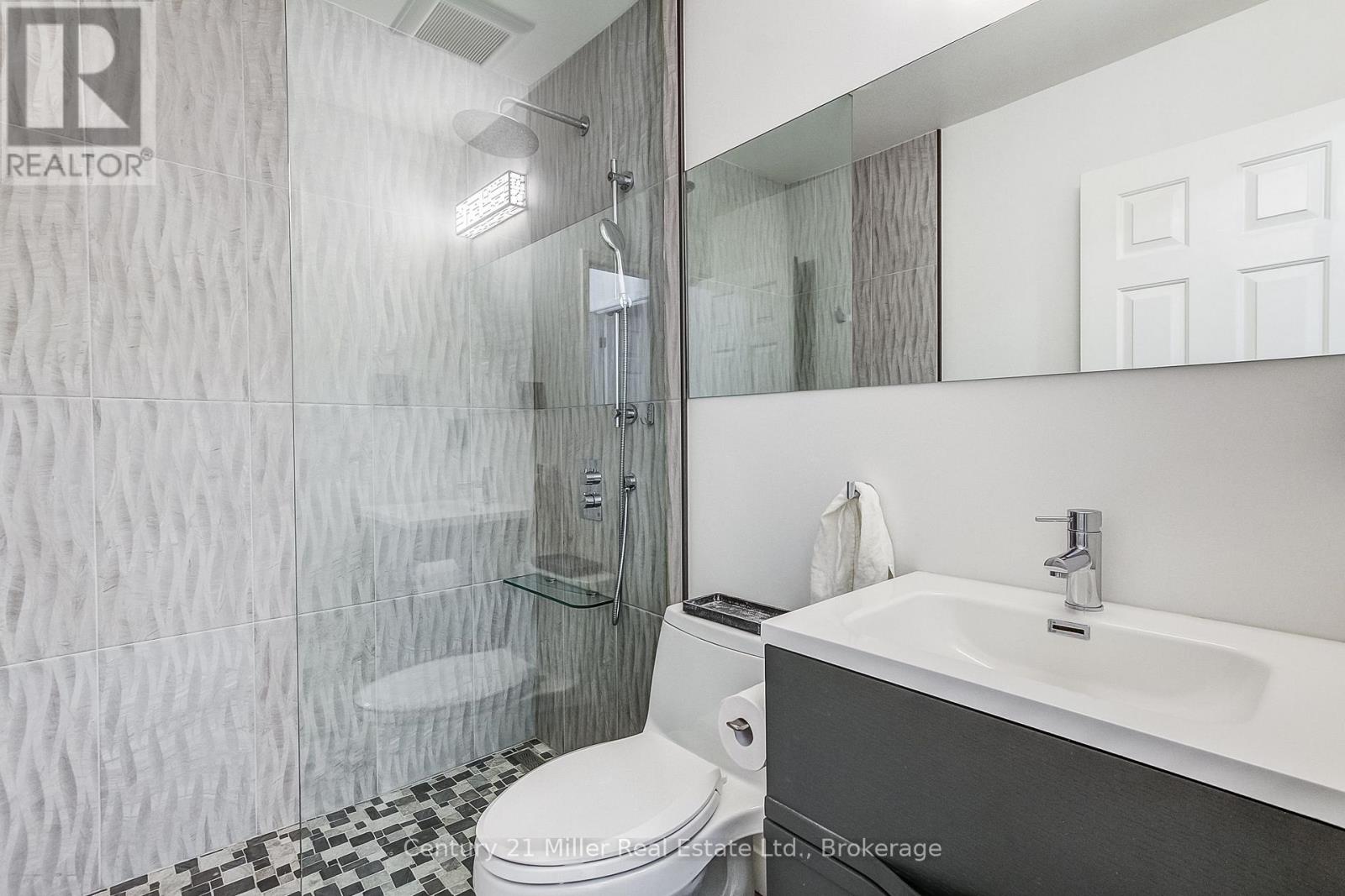 #9 1120 QUEENS AVENUE - 27