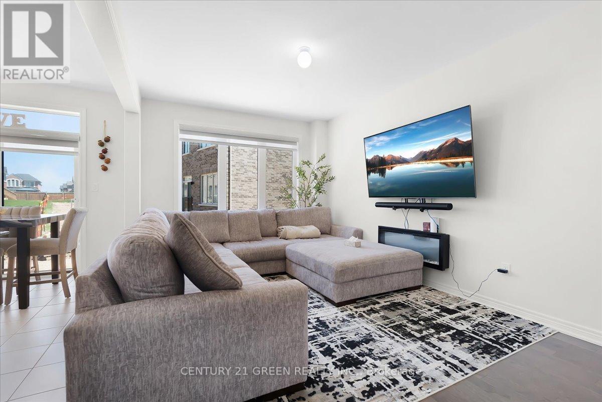 384 KENNEDY CIRCLE W - 12