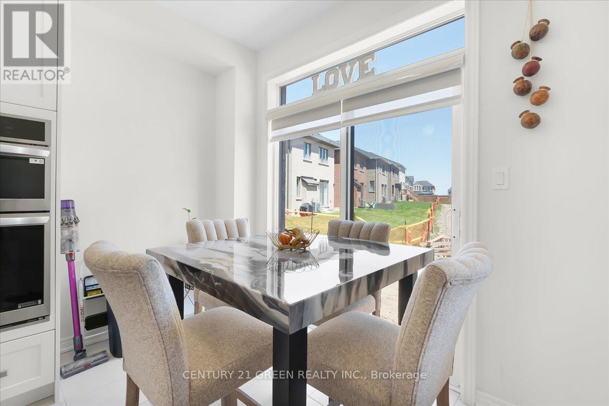 384 KENNEDY CIRCLE W - 14