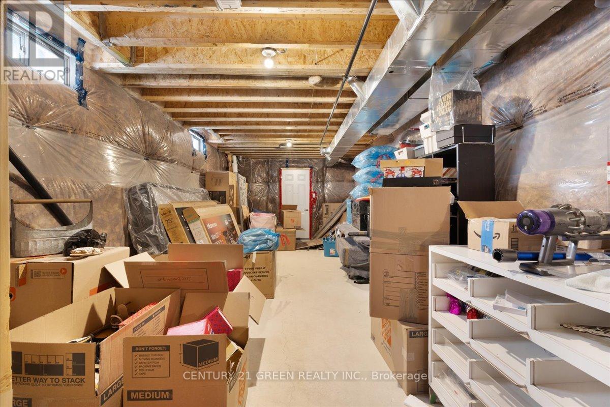 384 KENNEDY CIRCLE W - 32
