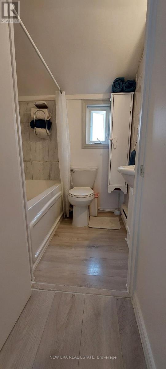 16 PINES LANE - 23