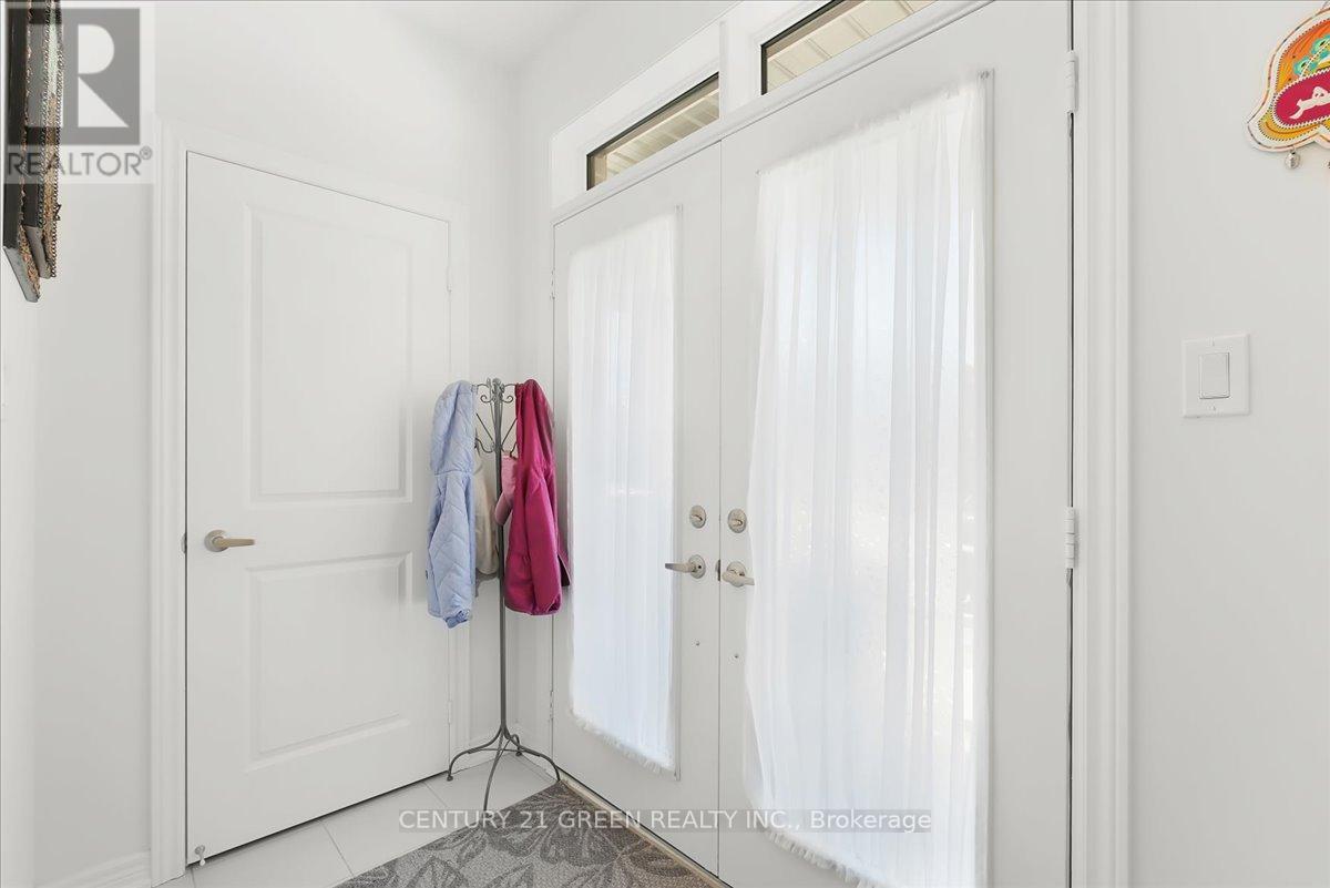 384 KENNEDY CIRCLE W - 3